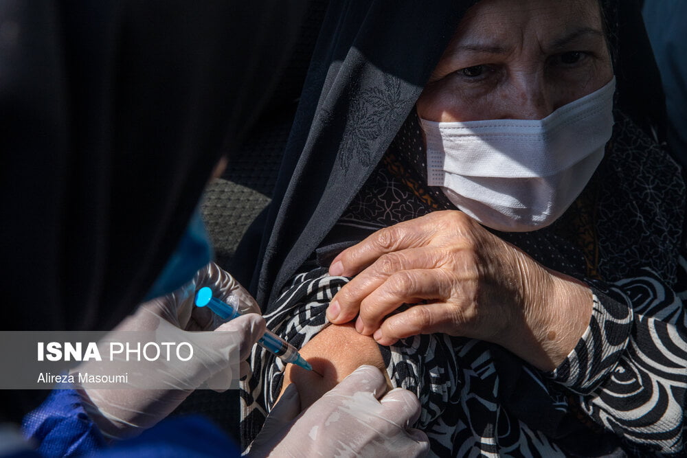 آغاز واکسیناسیون ۷۵ سال به بالاها از شنبه/ راه‌اندازی ۱۰ مرکز خودرویی واکسیناسیون در تهران