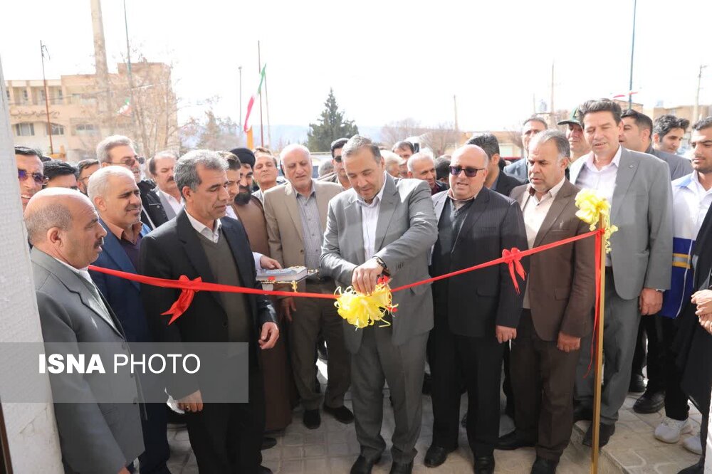 سه پروژه بهداشتی و درمانی در ایوان افتتاح شد