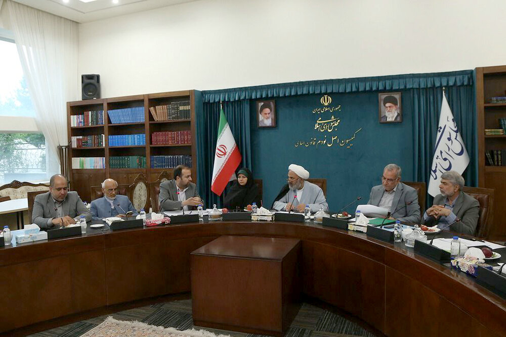 وزارت بهداشت درباره علت عدم توجه دانشجویان به طب ایرانی آسیب‌شناسی کند