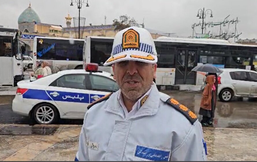 مسدود شدن تقاطع خیابان راهنمایی به سمت کنارگذر پل امام علی(ع) در شیراز